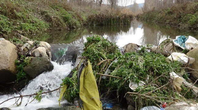 Simav Balaban Çayı Pislik Akıyor