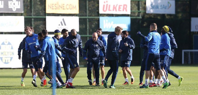 Fenerbahçe, Feyenoord Maçının Hazırlıklarına Başladı