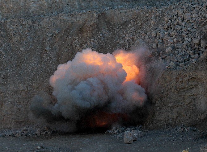 Bombalı Araçta Ele Geçen 50 Kilo Bomba Böyle Patlatıldı