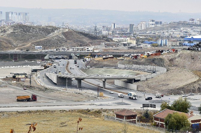 Anadolu Bulvarı’nda Trafiği Rahatlatan “U”lar