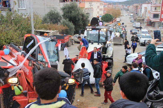 Kepçe İle Gelin Almaya Gitti