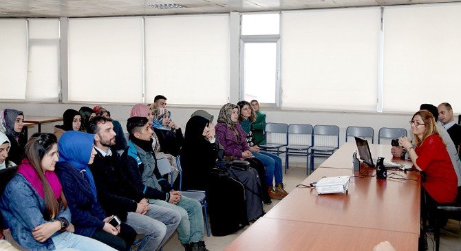 Hakkari’de ‘Görgü Ve Ahlak Kuralları’ Konulu Seminer