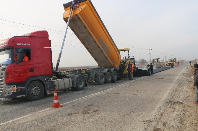 Harran’da Sıcak Asfalt Çalışması