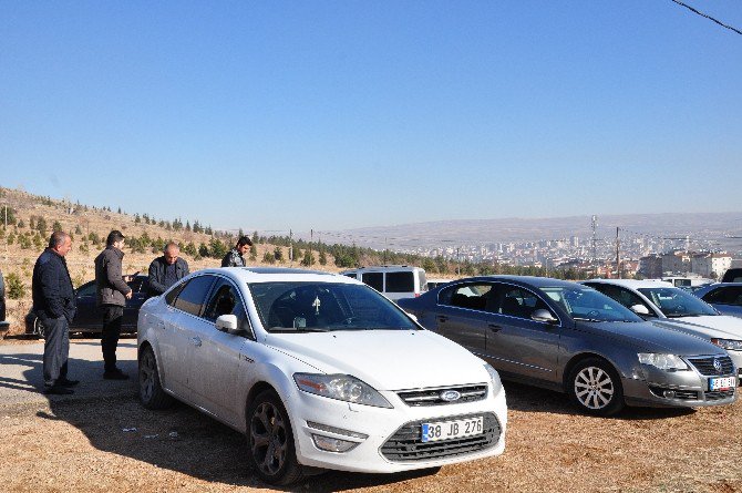 Görüş Gününde Arabaları Soyuldu