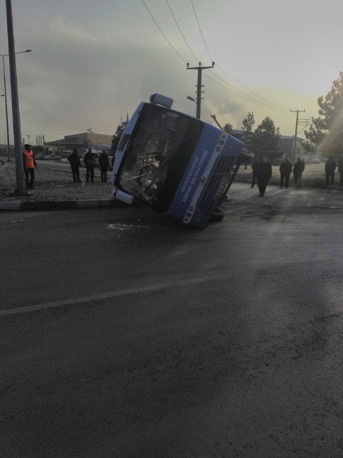 Kütahya’da Trafik Kazası: 13 Yaralı