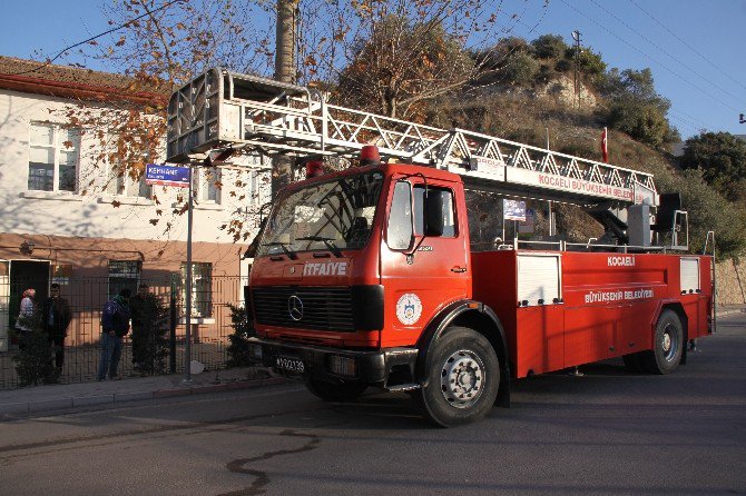 Okulun Kazan Dairesindeki Duman İtfaiyeyi Harekete Geçirdi