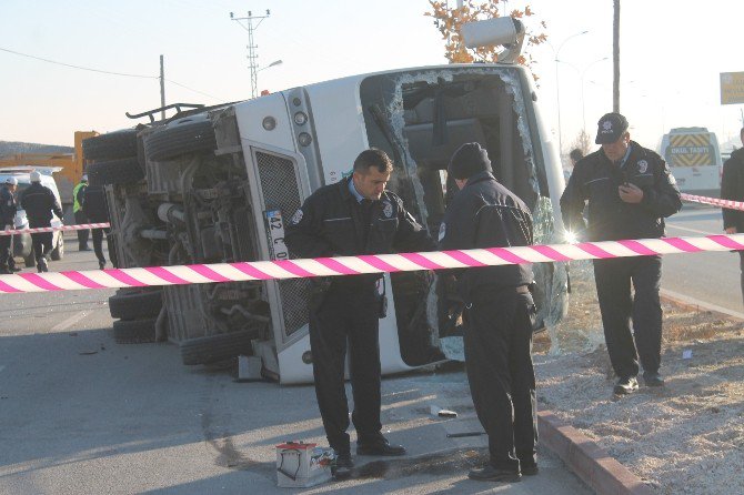 Öğrenci Servisi Kamyonla Çarpıştı: 1 Ölü, 14 Yaralı