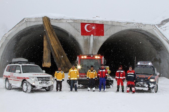 Rize Sağlık Müdürlüğü Ekipleri ’Kar’ Tatbikatı Yaptı