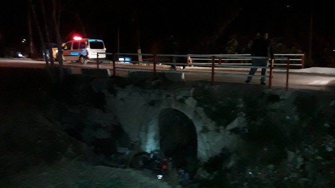 Söke’de Motosiklet Köprüden Uçtu: 2 Yaralı