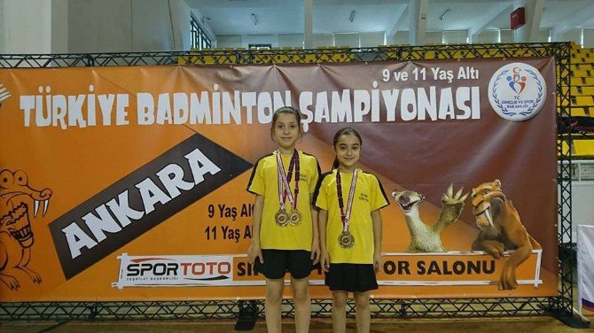 Selendili Badmintoncular Türkiye Şampiyonu Oldu