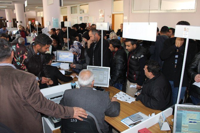 Nüfus Müdürlüğünde Suriyeli Vatandaş Yoğunluğu