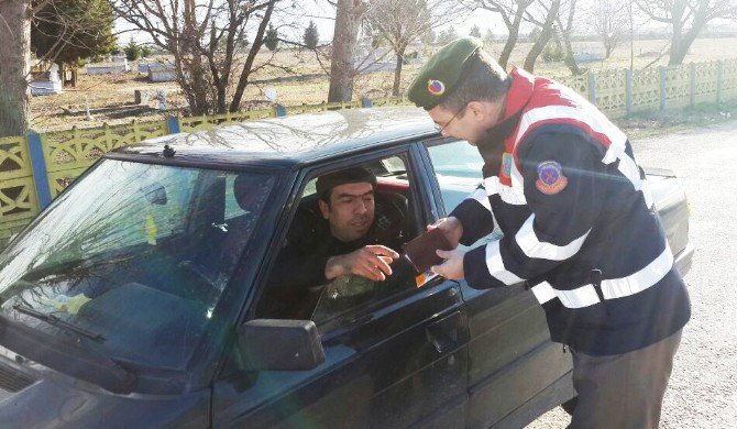 Jandarmadan Sürücü Ve Yolculara Emniyet Kemeri Uyarısı