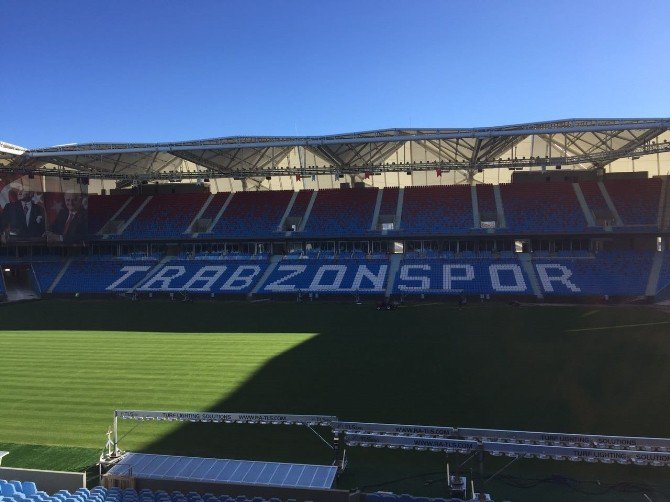 Trabzonsporlu Eski Futbolcular Akyazı Stadyumu’nu Gezdi