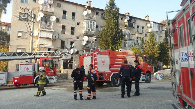 İzmir’de Korkutan Yangın