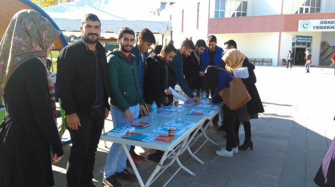 Üniak Etkinlik Standı Açtı