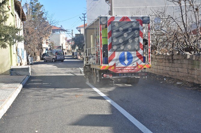 Gölbaşı İlçesinde Yeni Yapılan Yollara Çizgi Çalışması Yapıldı