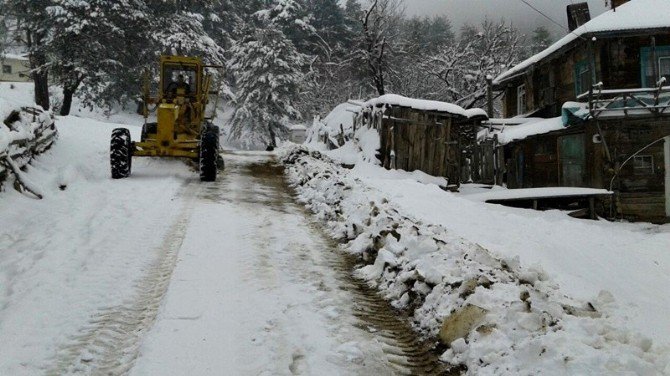 Bartın’ın Yüksek Kesimlerinde Kar Yağışı Etkili Oldu