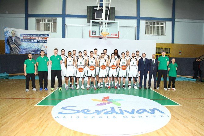 Başkan Toçoğlu, Basket Takımını Ziyaret Etti