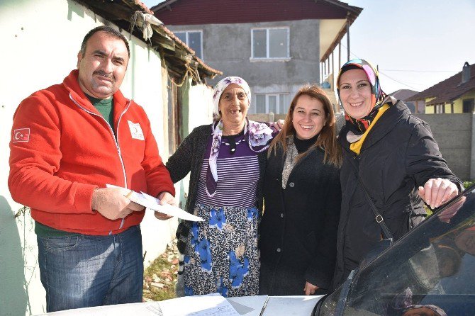 Sosyal Hizmetler Bir Ailenin Daha Elinden Tuttu