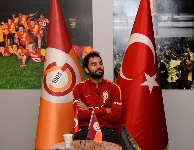 Selçuk İnan, Minik Futbolcularla Buluştu