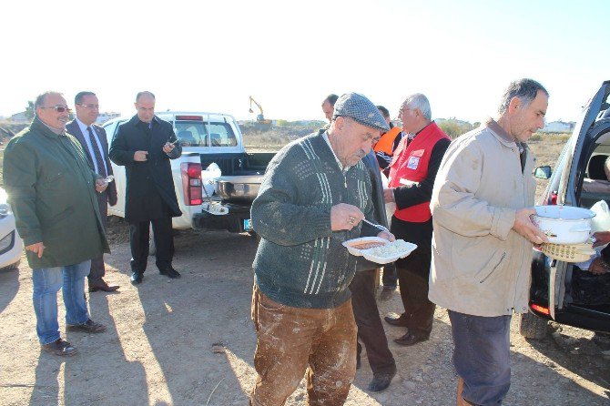 Kaymakam Nazlı Ve Başkan Yardımcısı Bacan Selden Zarar Gören Bölgeleri Mercek Altına Aldı