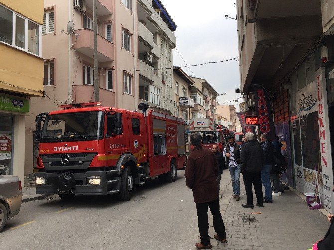 Iraklı Ailenin Kaldığı Evin Balkonunda Yangın Çıktı