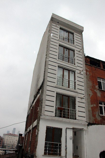 Şişli’de Çökme Tehlikesi Geçiren Bina Paniğe Neden Oldu