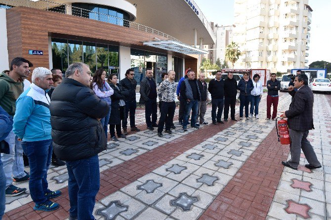 Süleyman Erol Yüzme Havuzunda Yangın Tatbikatı