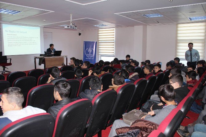 Gençlere “İletişim Ve Empati” Semineri Verildi