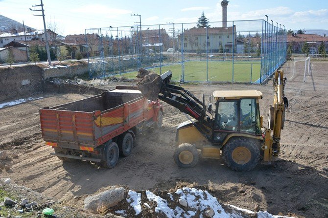 Seyitgazi Spor Kompleksi’nde Çalışmalar Başladı