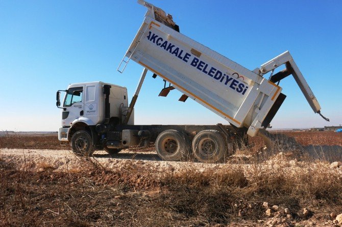 Akçakale’de Hizmet Seferberliği Kırsal Mahallelerle Sürüyor