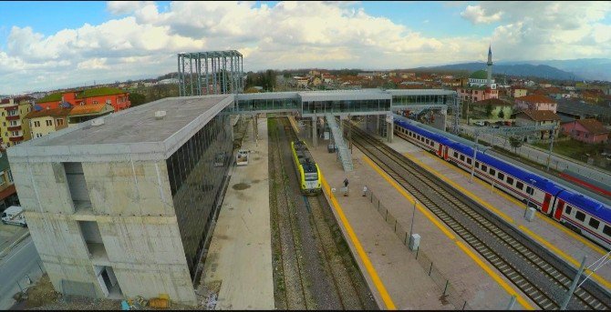 Arifiye Tren Garı Kısmen Hizmet Vermeye Başladı