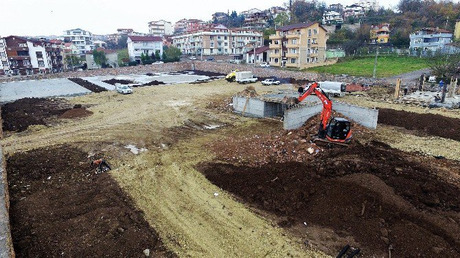 Başiskele’de Alt Ve Üst Yapı Çalışmaları Sürüyor