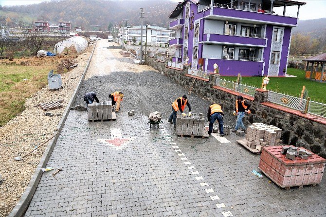 Başiskele’de Alt Ve Üst Yapı Çalışmaları Sürüyor