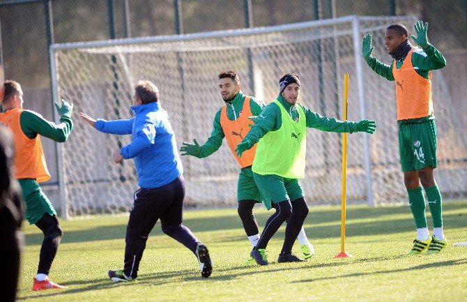 Bursaspor’da Beşiktaş Maçı Hazırlıkları Sürüyor