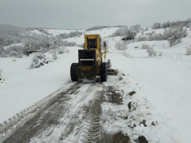 Kavak’ta Kardan Kapanan Yollar Açılıyor