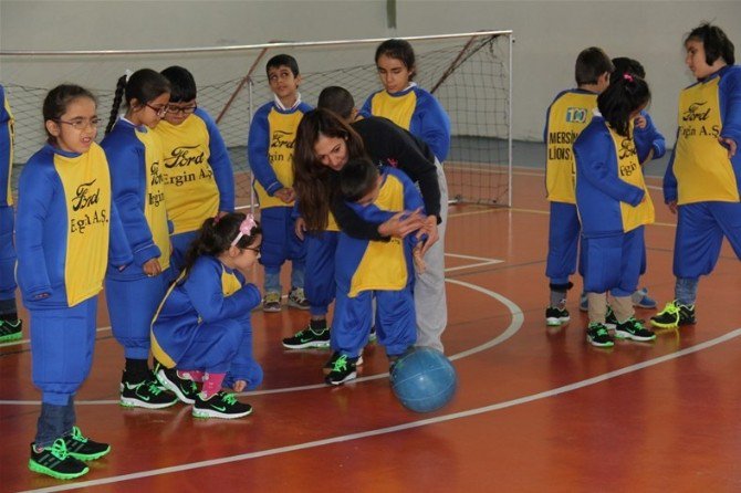 Görme Engelli Çocuklar ‘Goalball’ İle Tanıştı
