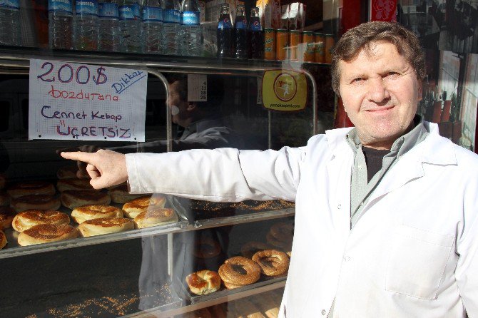 200 Dolar Bozdurana ’Cennet Kebabı’ İkram Ediyor