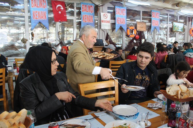 Balıkçı Kenan’dan Engelli Vatandaşlara Balık Ziyafeti