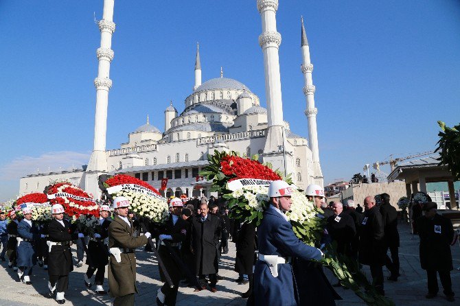 Eski Tbmm Başkanı Sezgin Son Yolculuğuna Uğurlandı