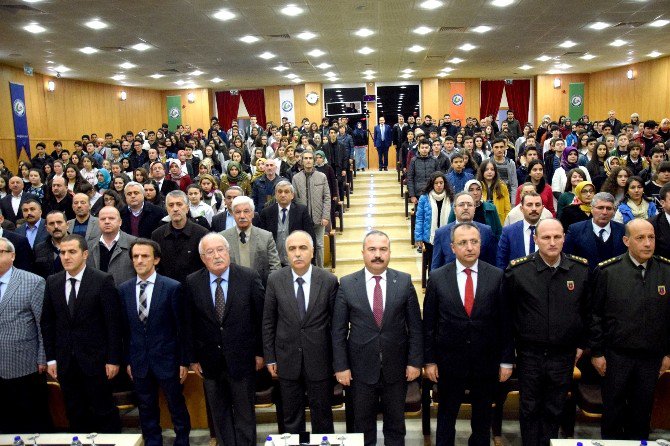 Giresun’da "10 Aralık İnsan Hakları Günü Ve 15 Temmuz Gecesi" Konferansı Düzenlendi