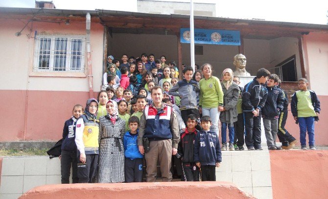 Öğrencilere “Trafikte Hayata Yol Ver” Projesi Anlatıldı