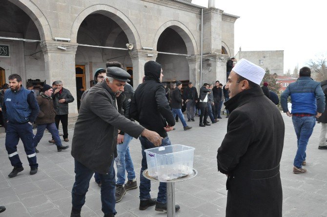 Kars’ta Halep’te Katledilenler İçin Gıyabi Cenaze Namazı Kılındı