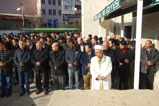 Halep’te Öldürülen Siviller İçin Gıyabi Cenaze Namazı Kılındı