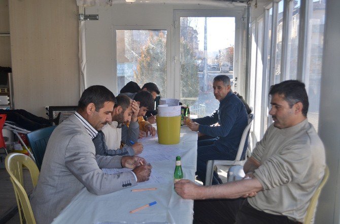 Gençli Vatandaşlardan Kan Bağışına Yoğun İlgi