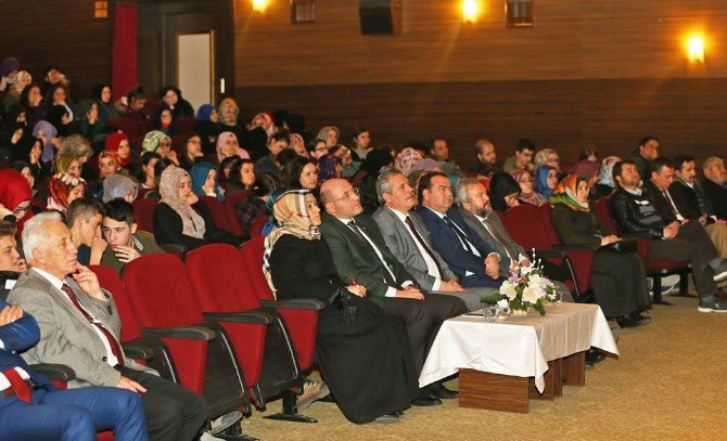 Rasim Özdenören: Başkalarının Yanlışlıklarıyla Uğraşmaktan Kendi Doğrularımızı Söyleyemiyoruz