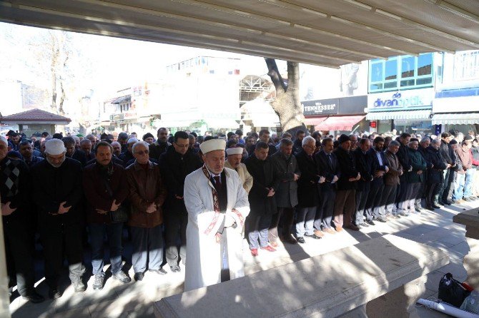 Halep’te Katledilen Siviller İçin Sakarya’da Gıyabi Cenaze Namazı Kılındı