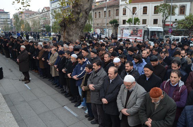 Suriye’de Hayatını Kaybedenler İçin Trabzon’da Gıyabi Cenaze Namazı Kılındı