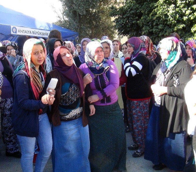 Balkondan Düşen 10 Yaşındaki Akın Yaşam Mücadelesini Kaybetti