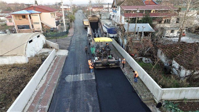 Başiskele’de Asfaltlama Çalışmaları Sürüyor